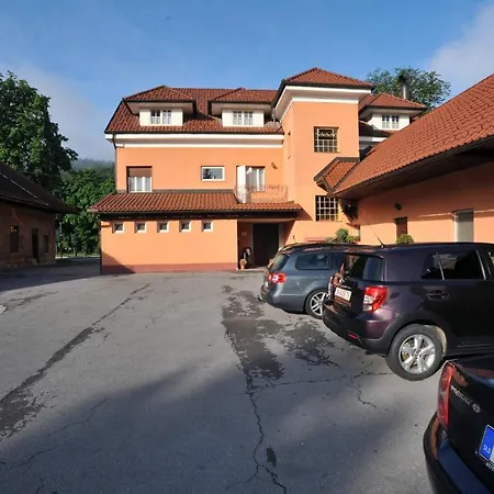 Bed & Breakfast Jelen 1887 3*